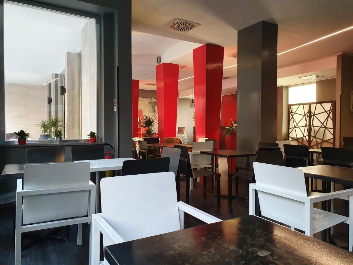 V99 Hotel Roma Esterno foto